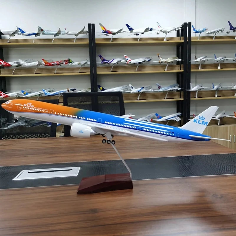 Netherlands Airlines B777 Airplane Model KLM Scale 47CM Length with LED Lights Highly Simulated Resin Material Aviation Enthusia
