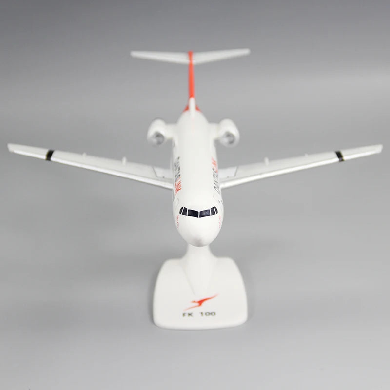 2025 New 1:100 Scale Fokker FK-100 QANTAS Airlines Airplane Model Toy Aircraft Plane With Stand Collection Display GIfts Fans