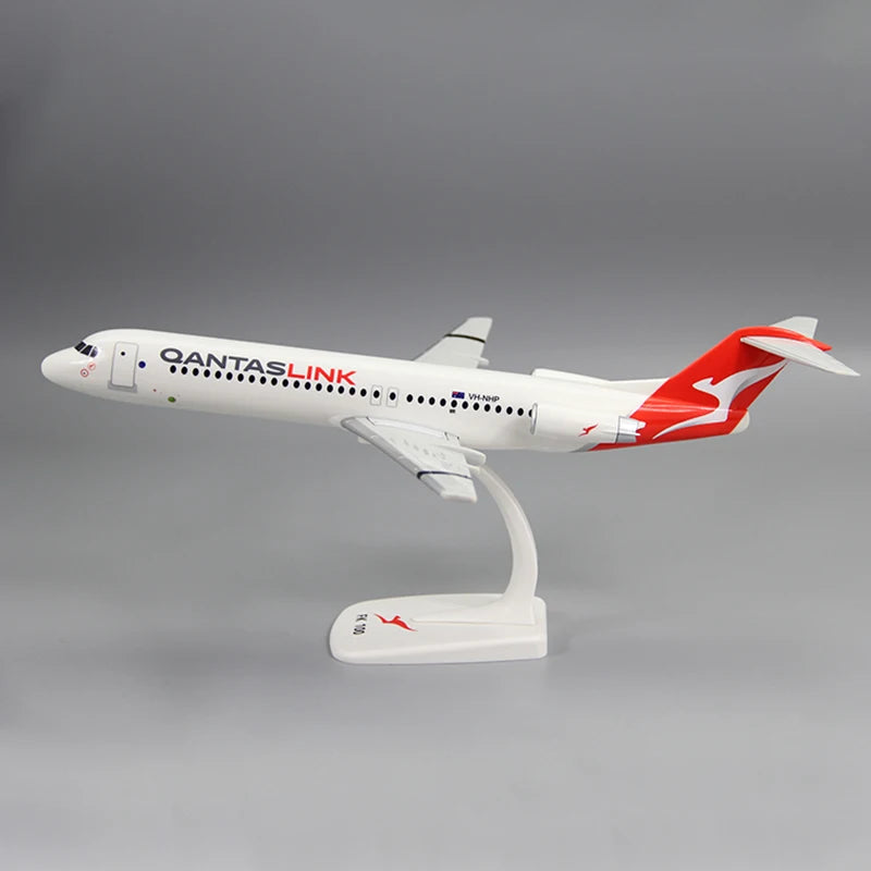 2025 New 1:100 Scale Fokker FK-100 QANTAS Airlines Airplane Model Toy Aircraft Plane With Stand Collection Display GIfts Fans