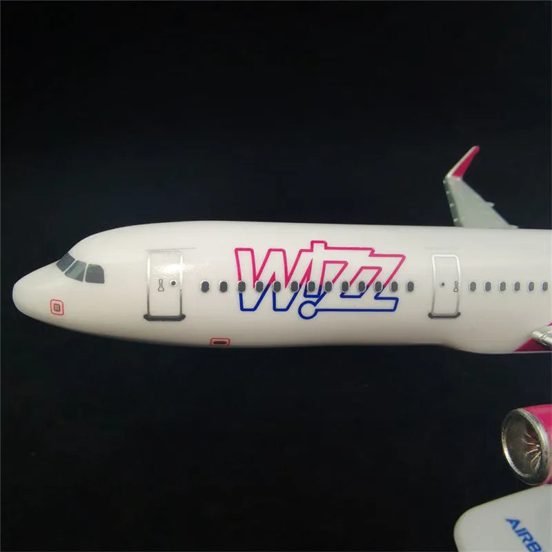 New 20cm Wizz Airbus A321 1/200 Diecast Aircraft Static Plane Kits With Wheels&Base Souvenir Airplane Collected Gift By Aviation