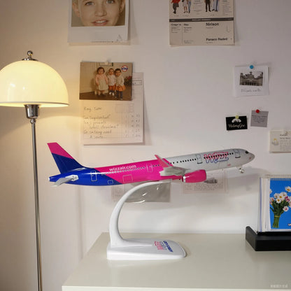 New 20cm Wizz Airbus A321 1/200 Diecast Aircraft Static Plane Kits With Wheels&Base Souvenir Airplane Collected Gift By Aviation