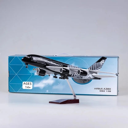 1:160 Scale 45 cm Diecast Model New Zealand Airlines Airbus A380 Resin Airbus Airplane With Light and Wheel Collection Display