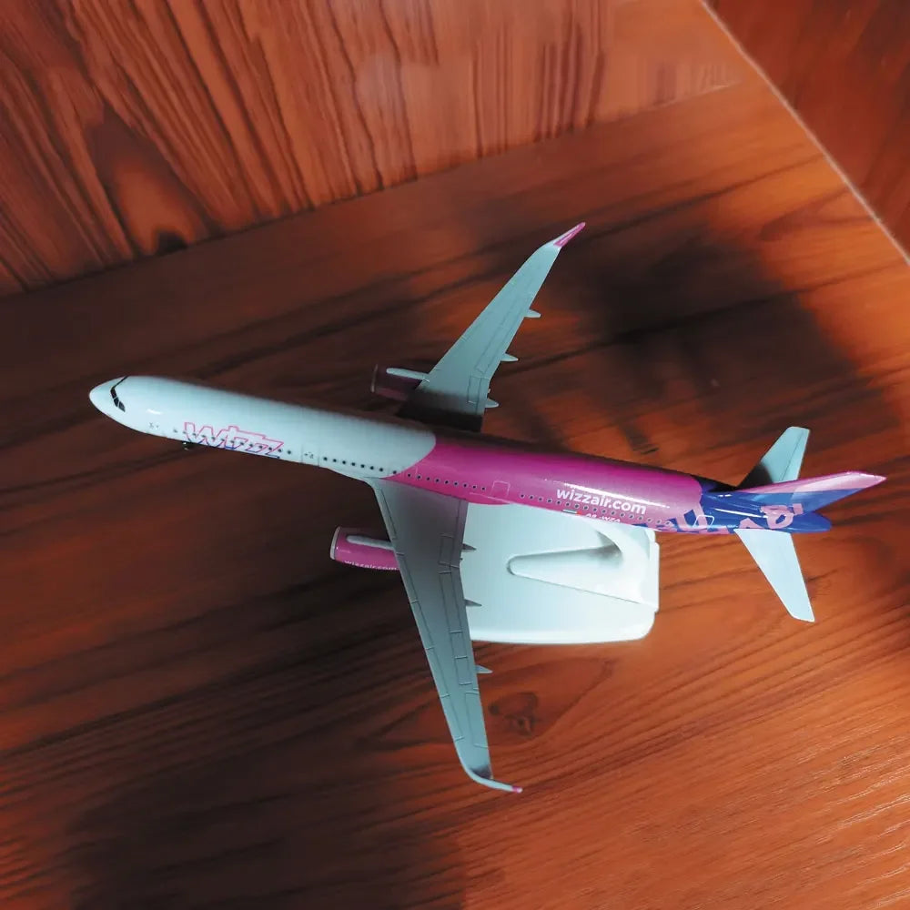 New 20cm Wizz Airbus A321 1/200 Diecast Aircraft Static Plane Kits With Wheels&Base Souvenir Airplane Collected Gift By Aviation
