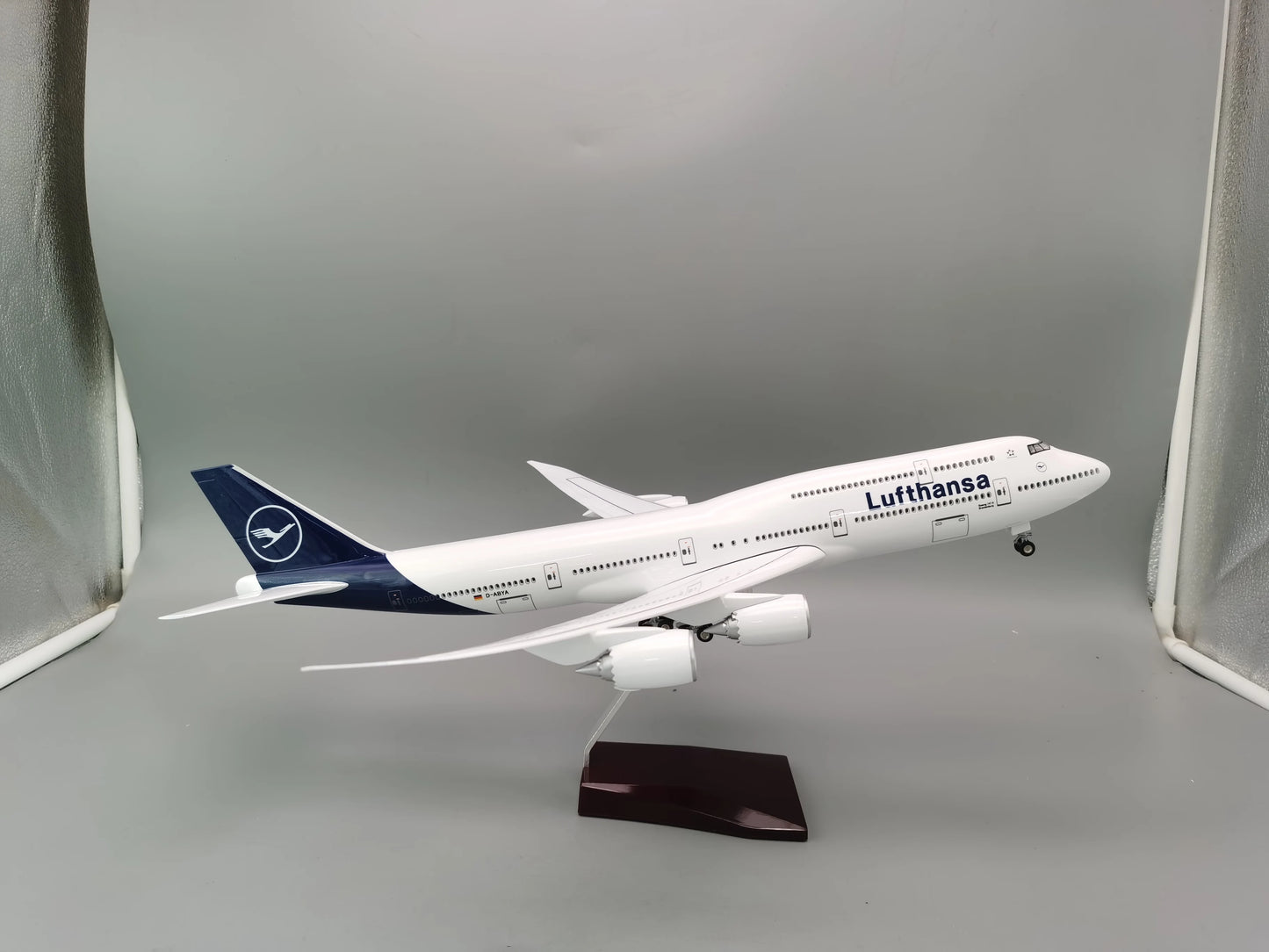 Scale New Lufthansa 747 German 47cm 17 inchs Large Model Diecast Airplane Model Kits with Stand Airlines Model Plane Disp