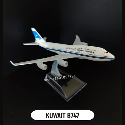 Metal Aircraft Replica Emirates Airlines A380 B777 Airplane Diecast Model Aviation Plane Collectible Toys for Boys