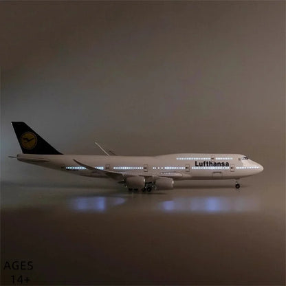 1/150 Scale B747 Airplane Model Lufthansa Airways 47cm Diecast Resin Airplane With Led Lights And Wheel For Decoration Gift