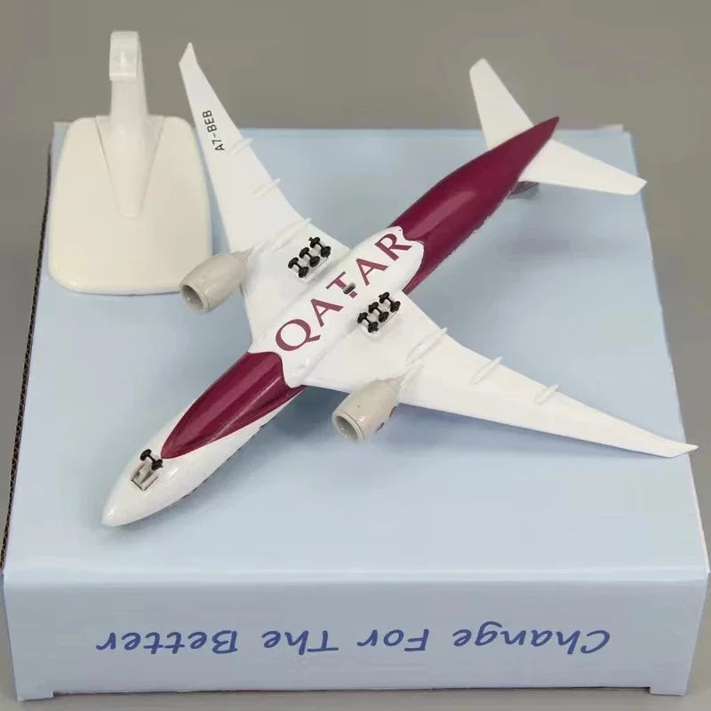 20CM Alloy Metal AIR QATAR Airways Boeing 777 Airplane Model Diecast Air Plane Model Aircraft w Wheels Landing Gears Gift
