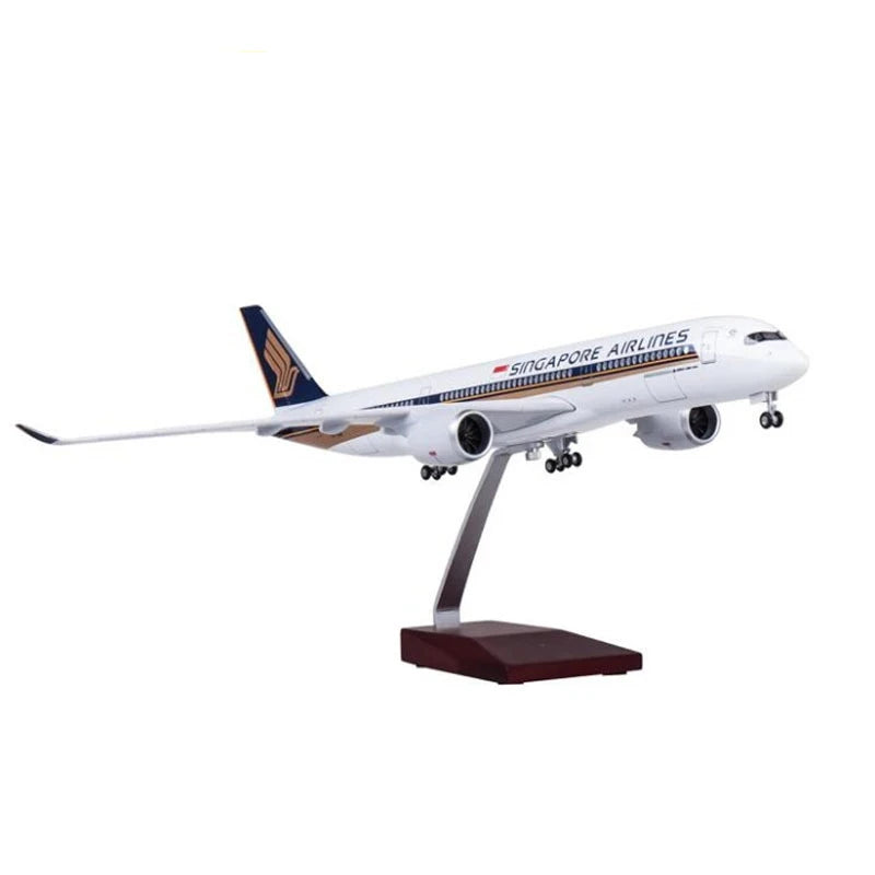 47cm airplane toy Scale 1/142 Singapore A350 Simulation Civil Airways Aircraft Model Collection Gift With Wheeled Light Children