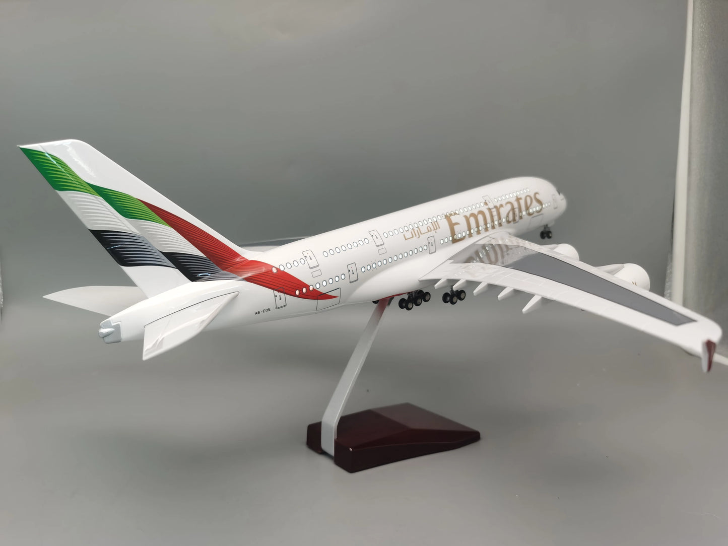 DieCast Toy Plastic Resin Model 47cm Airplane Model 1/160 Scale A380 New Emirates Airline Aircraft with Light & wheels Collectib