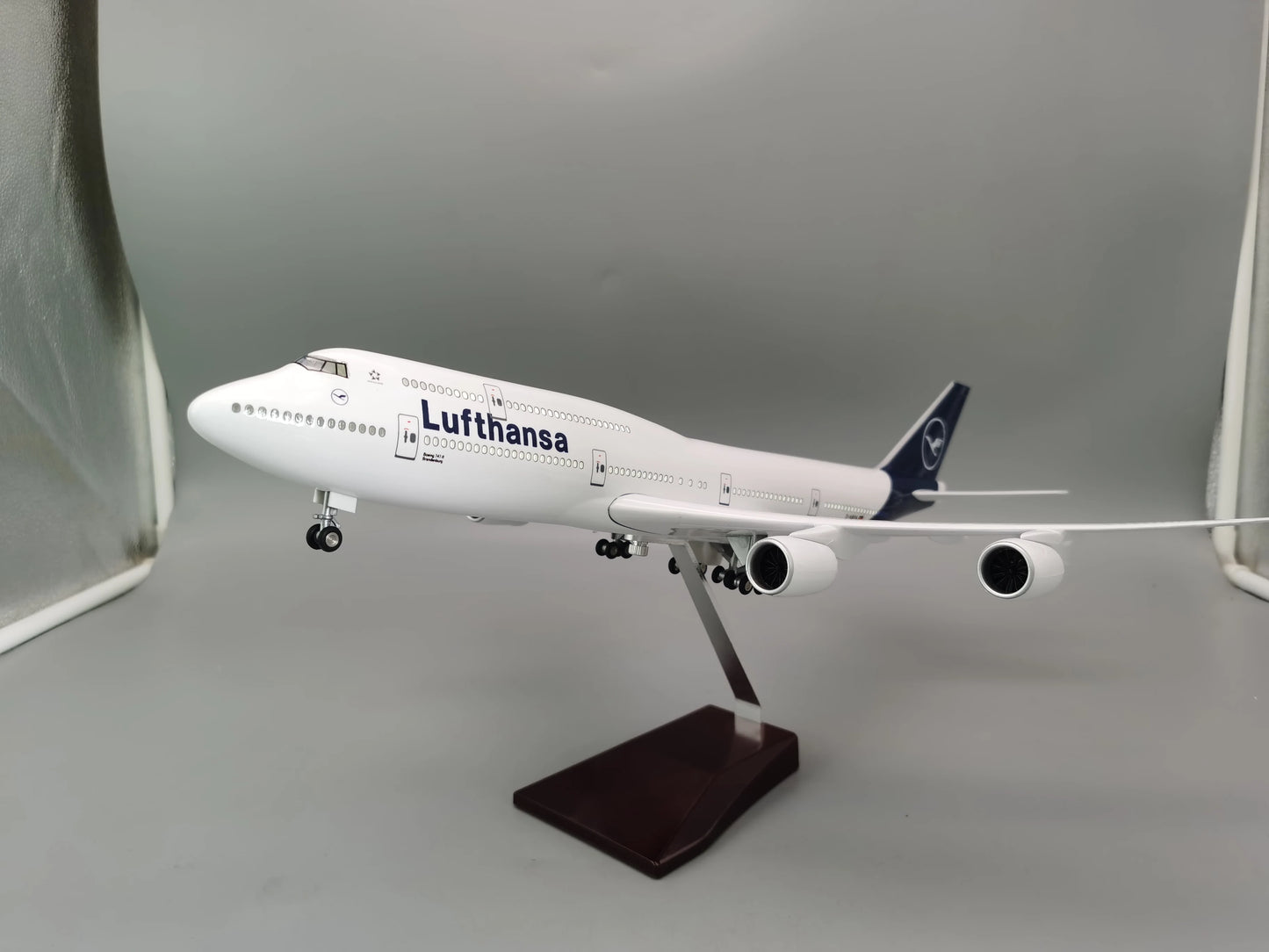 Scale New Lufthansa 747 German 47cm 17 inchs Large Model Diecast Airplane Model Kits with Stand Airlines Model Plane Disp