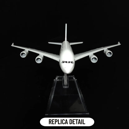 Metal Aircraft Replica Emirates Airlines A380 B777 Airplane Diecast Model Aviation Plane Collectible Toys for Boys