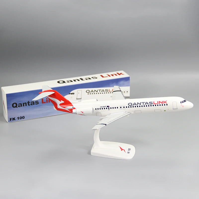 2025 New 1:100 Scale Fokker FK-100 QANTAS Airlines Airplane Model Toy Aircraft Plane With Stand Collection Display GIfts Fans