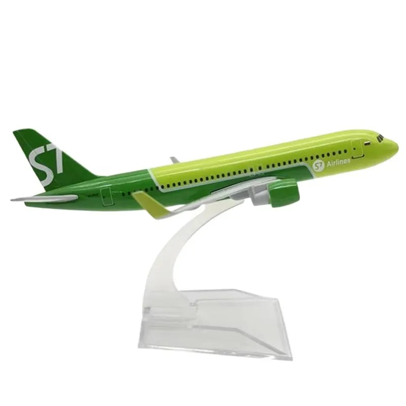 320 Metal Airplane Replica 16cm  Russia Siberia S7 A320 Airbus Aircraft  Children's Gift