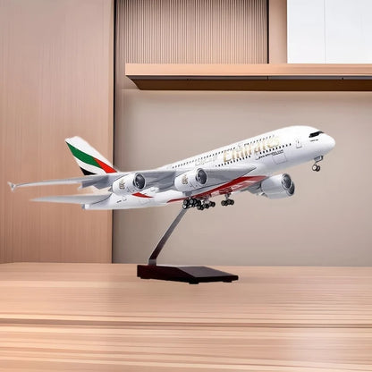 Resin Plane Toy Model 47cm 380 UAE Model Aircraft A380 Emirates Airways 1/160 Scale Light Die-Cast  With Landing Gear Airplane