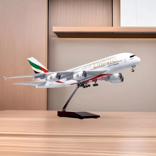 Resin Plane Toy Model 47cm 380 UAE Model Aircraft A380 Emirates Airways 1/160 Scale Light Die-Cast  With Landing Gear Airplane