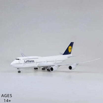 1/150 Scale B747 Airplane Model Lufthansa Airways 47cm Diecast Resin Airplane With Led Lights And Wheel For Decoration Gift