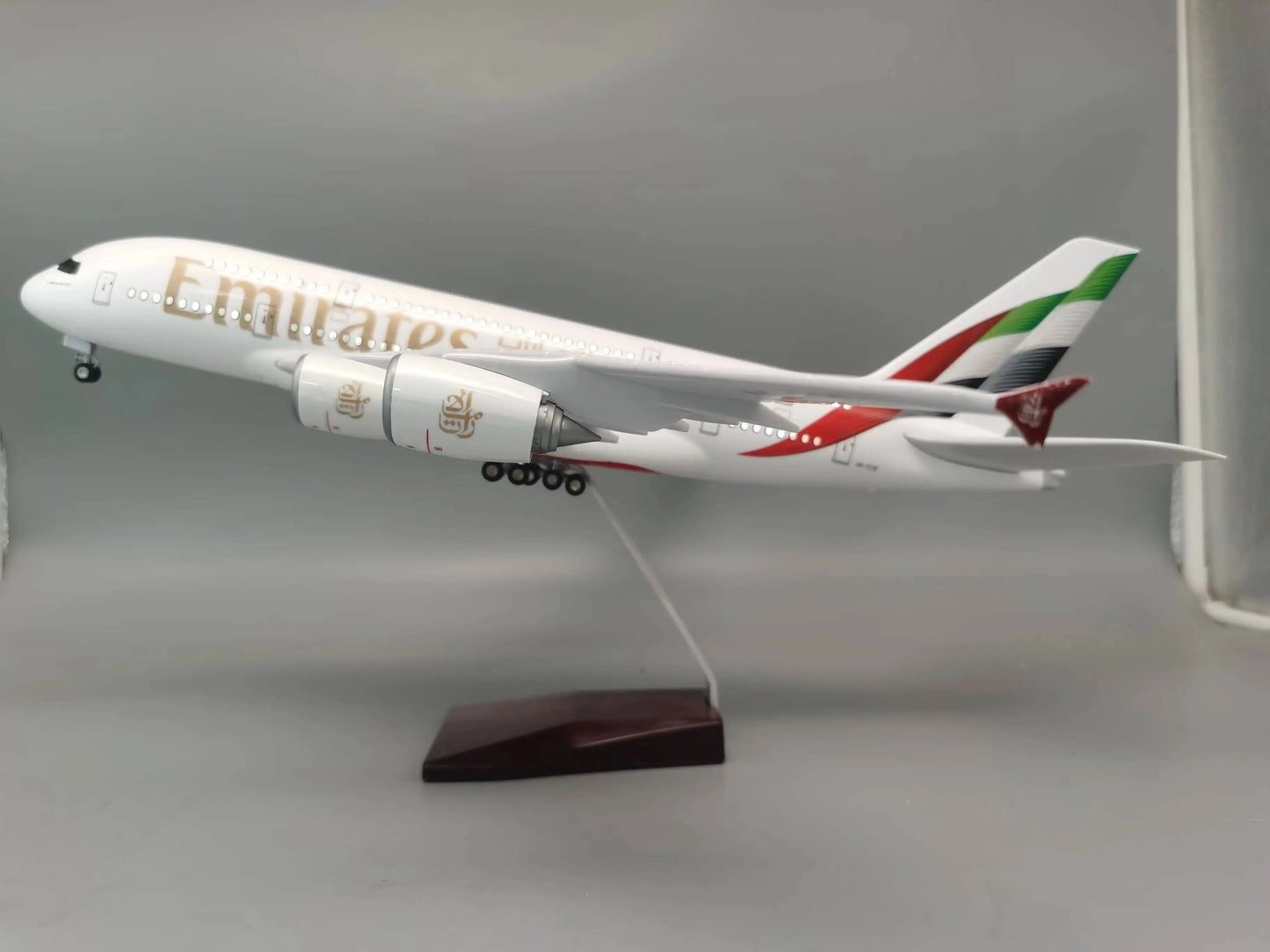 DieCast Toy Plastic Resin Model 47cm Airplane Model 1/160 Scale A380 New Emirates Airline Aircraft with Light & wheels Collectib