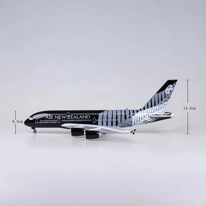 1:160 Scale 45 cm Diecast Model New Zealand Airlines Airbus A380 Resin Airbus Airplane With Light and Wheel Collection Display