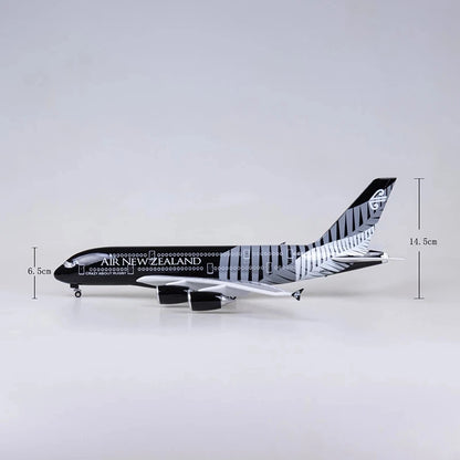 1:160 Scale 45 cm Diecast Model New Zealand Airlines Airbus A380 Resin Airbus Airplane With Light and Wheel Collection Display