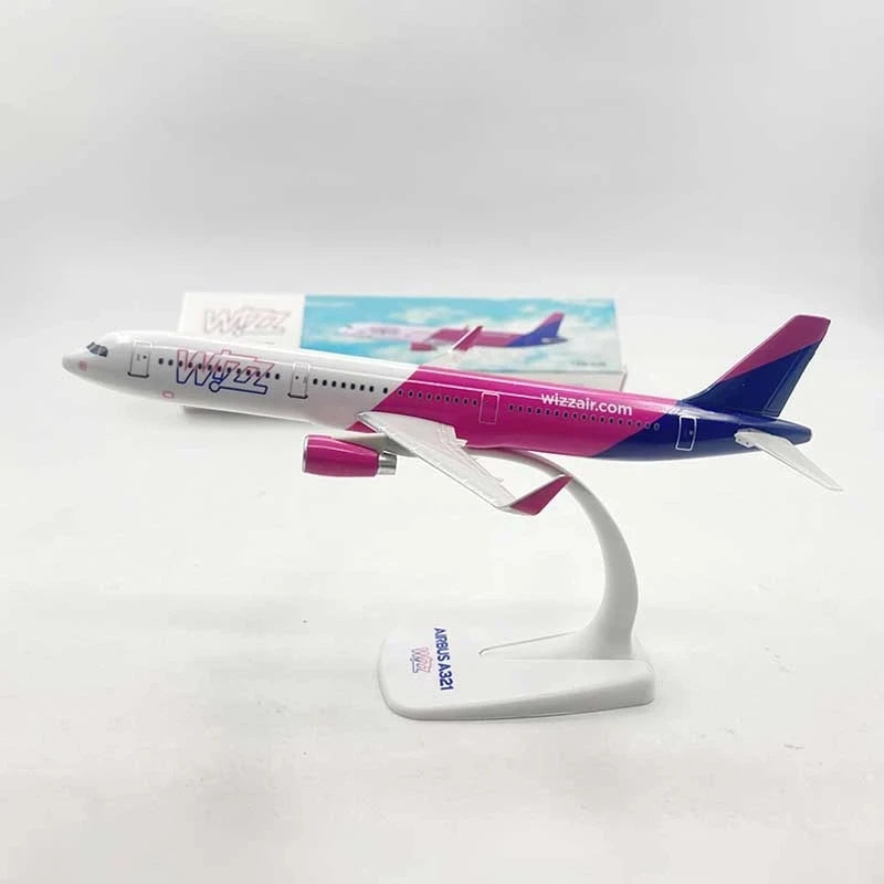New 20cm Wizz Airbus A321 1/200 Diecast Aircraft Static Plane Kits With Wheels&Base Souvenir Airplane Collected Gift By Aviation