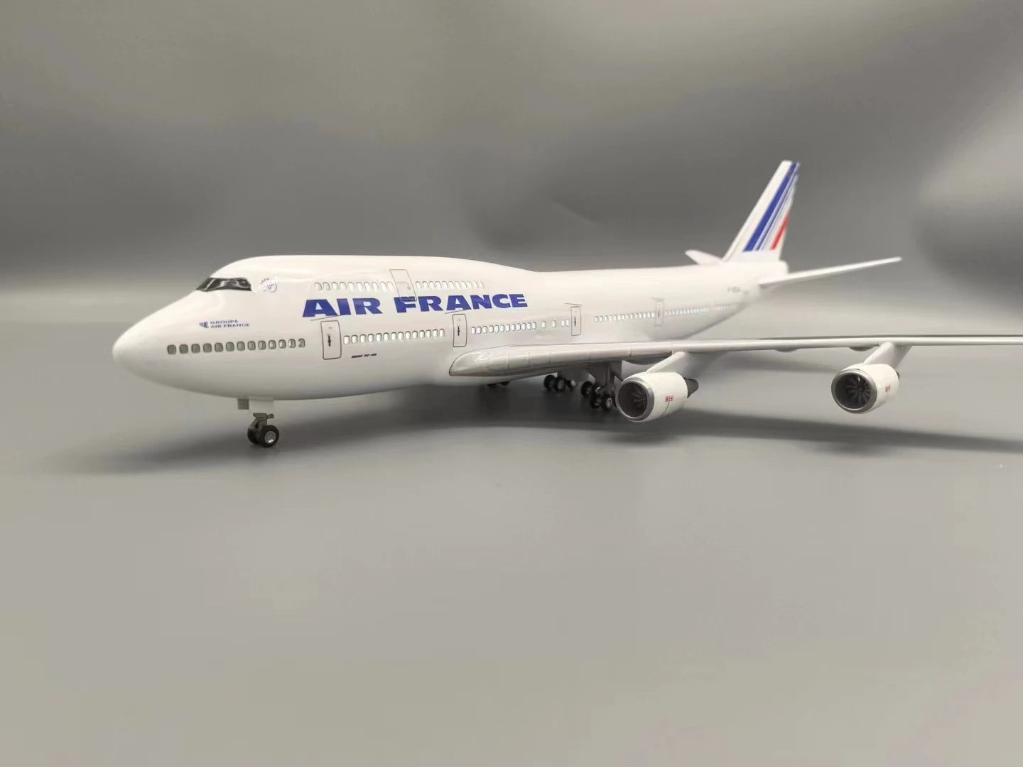 47 CM B747 Model AIR France Airlines With Resin Toy Aircraft Plane Model With Wheels