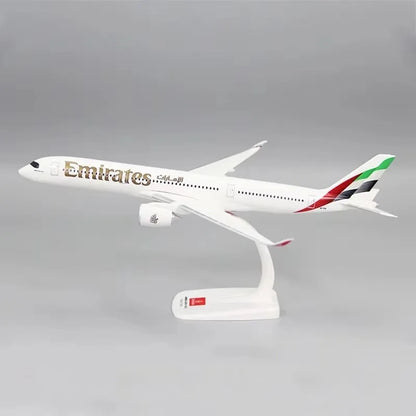 A350-900 Emirates Airlines 1/200 Scale A350 Aircraft Plastic ABS Assembly Airplane Model Airplane Model Toy Collection