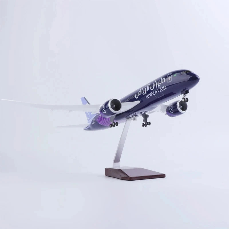 1:130 Scale Saudi Arabia Riyadh Airlines B787 Airplane Collection Aircraft Display Decoration Plane Model Aircraft Airplane Mode